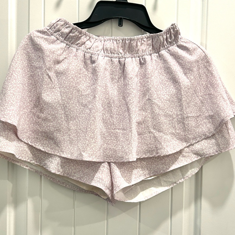 Le Lis Lavender Tiered Skort Tiny Floral Print Lightweight Flowy Size Small GUC